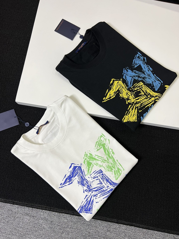 ブランドTシャツ側面デザイン
